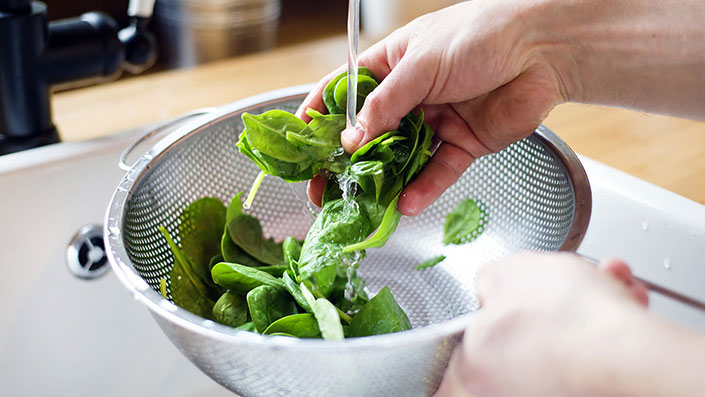washing spinach